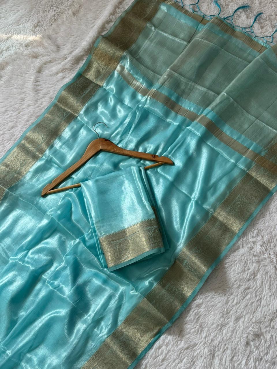 Tew Silk In Weaving Pure Zari Work Saree